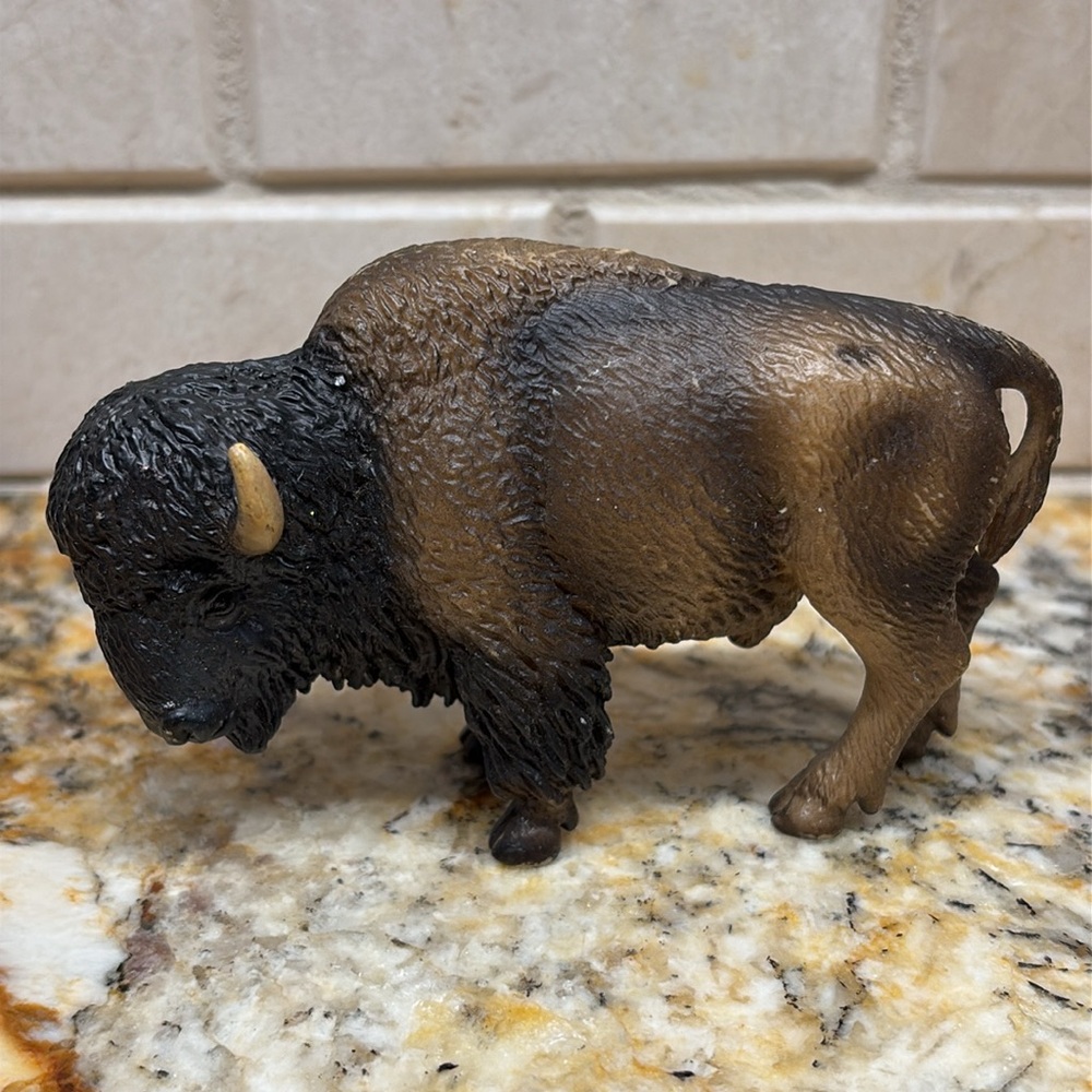 Schleich 14349 Bison / Buffalo - Wild Safari Animal *Retired* 2004